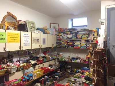 Spiele und Krimskrams am Flohmarkt