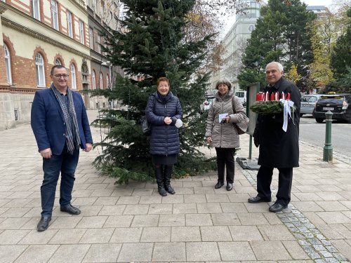 Bezirksvorsteher Hannes Derfler, Pfarrerin Ursula Arnold, Kuratorin Erna Huber, Pfarrer Hannes Pitters