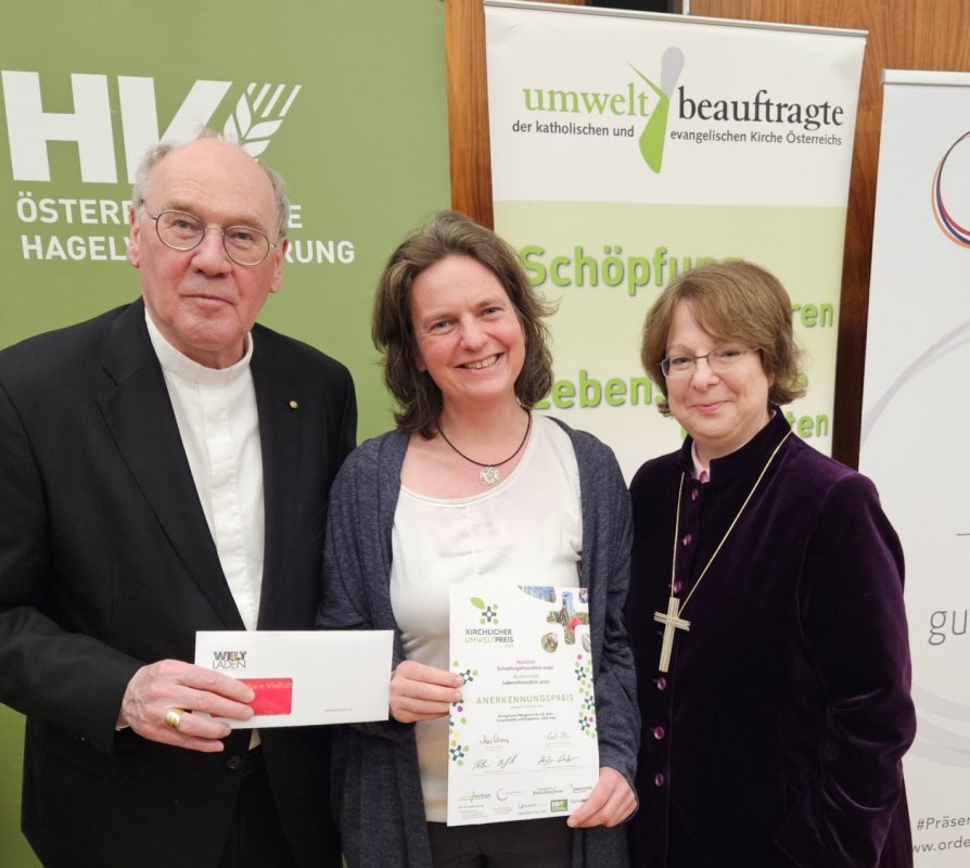 v.l.n.r. Diözesanbischof Alois Schwarz, Kuratorin Petra Jens, Bischöfin Claudia Richter